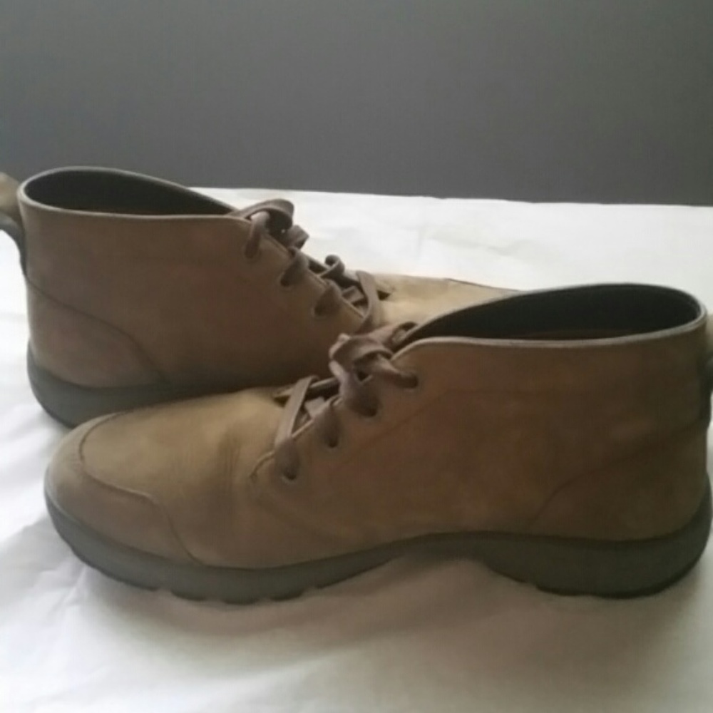 Eddie Bauer Chukka Men's Boot Size 11  Brown
